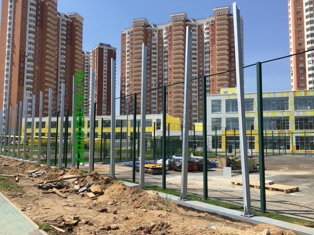 Прозрачный шумозащитный забор  в ЖК Нагорная на Электролитном пр. 16